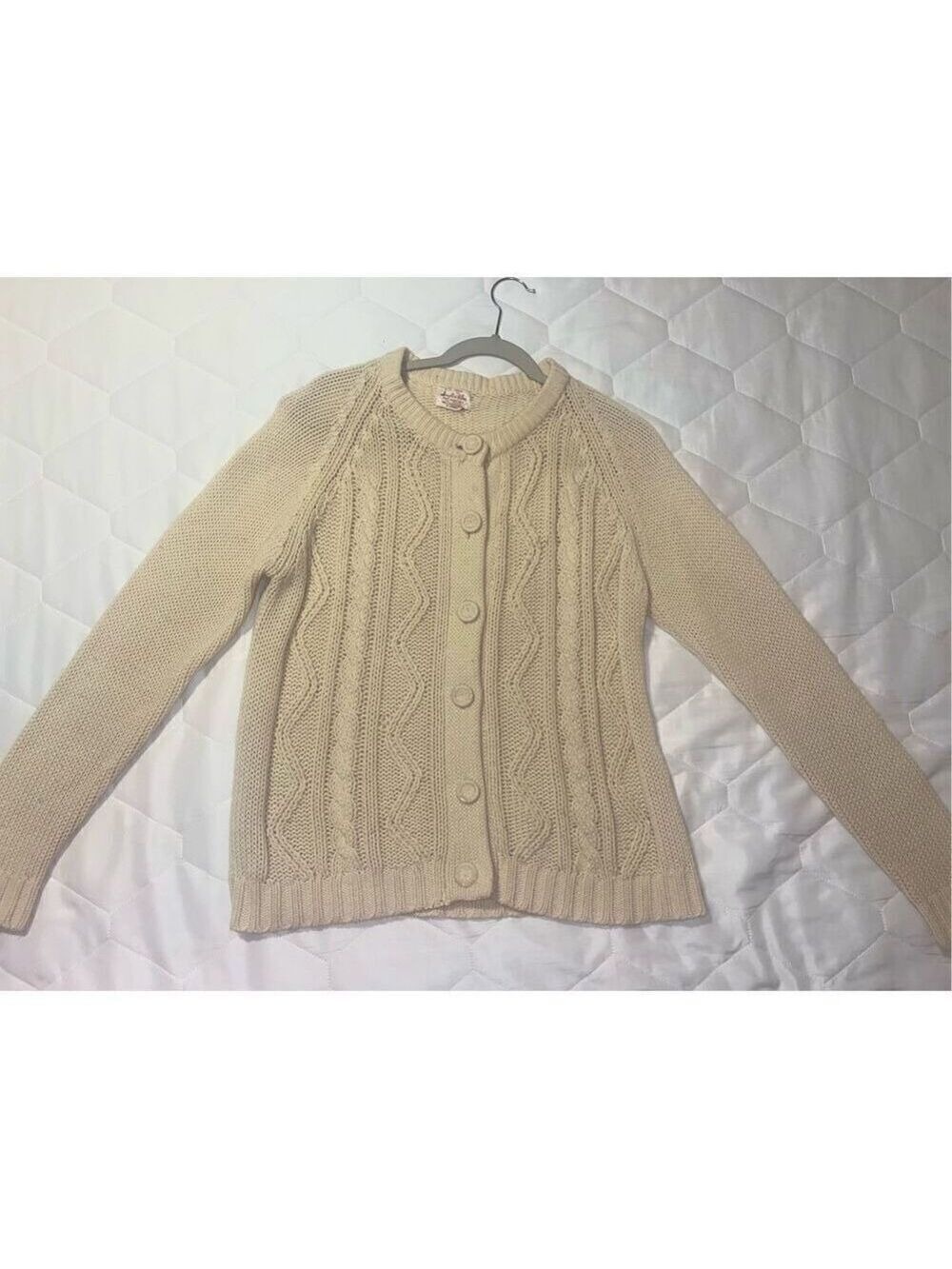 Virgin Acrylic Fiber sweater made in Korea crochet buttons size medium cream - Picture 1 of 11